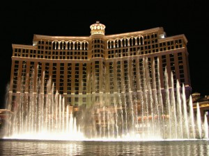Entrata principale del Casino Bellagio di notte